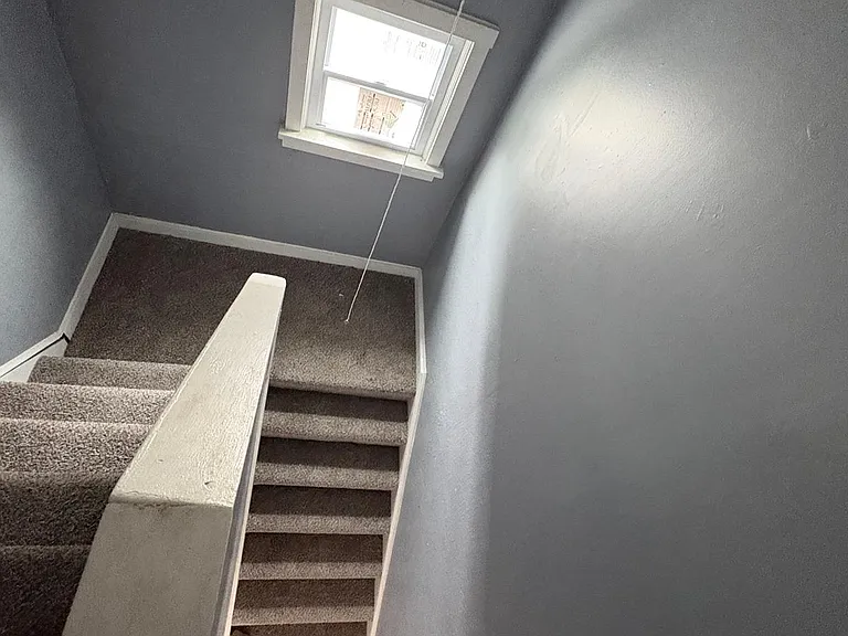 1425 E 81st St #2 — Photo 9
