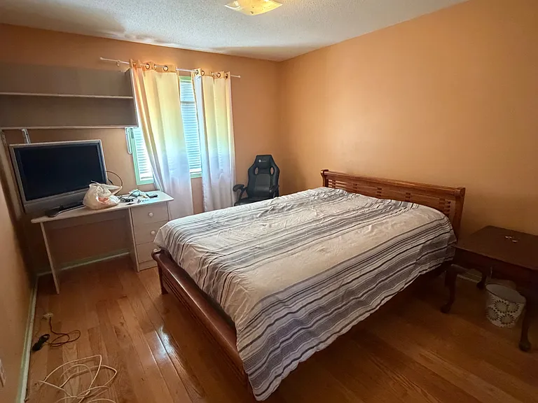 127 Brisdale Dr — Photo 13
