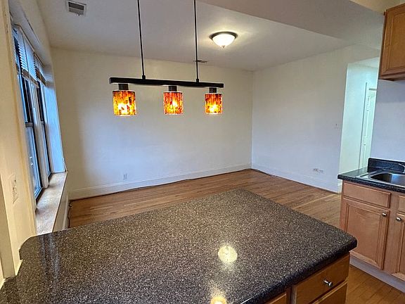 4th image of 3549 N Whipple St #2