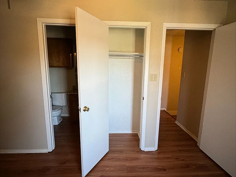 1227 Dallas Dr — Photo 11