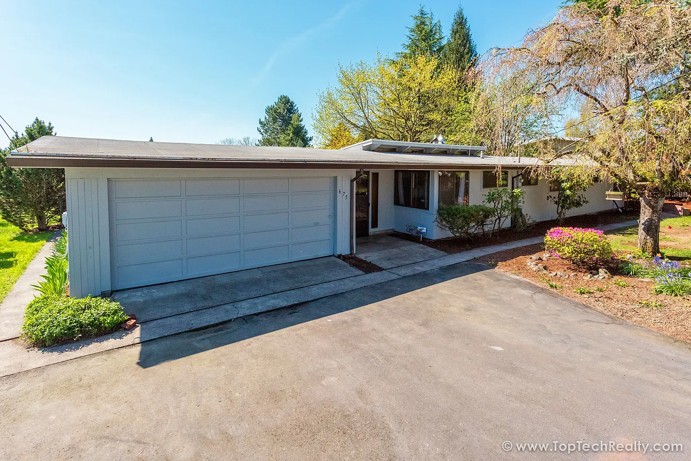 Charming Mid-Century Modern Ranch | 3 Bed | 2 Bath | One-Level Living | Prime Cedar Mill Location... — Photo 1