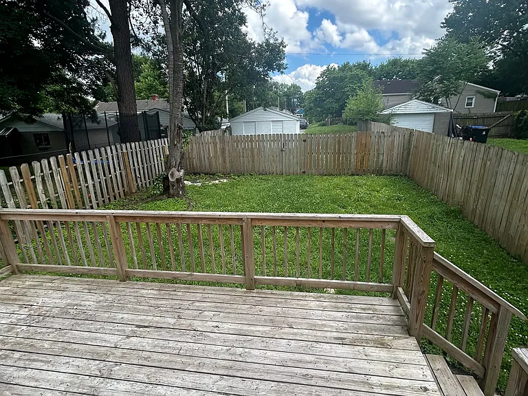 526 E Barbee Ave — Photo 2