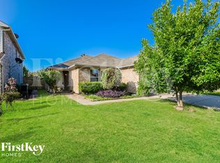 2115 Van Zandt Dr, Grand Prairie, TX 75052