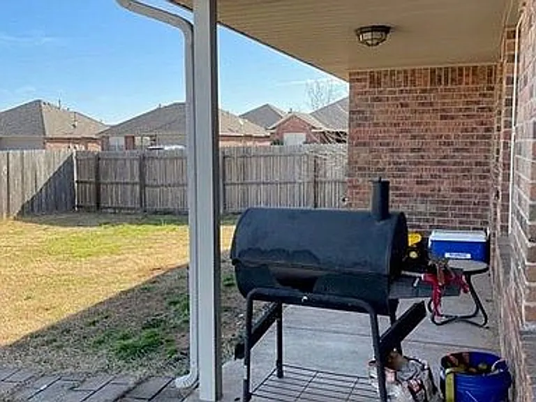 629 E Linden Ln — Photo 14