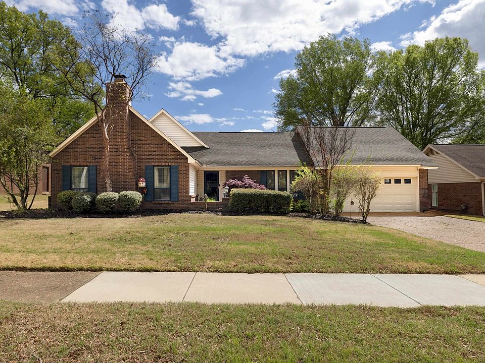 1st image of 5981 Bridle Path Dr