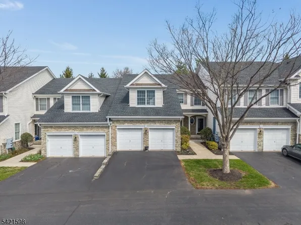 7 La Costa Dr, Clinton Twp., NJ 08801