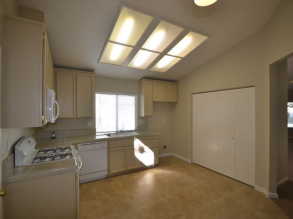 4th image of 7852 Regency Woods Way