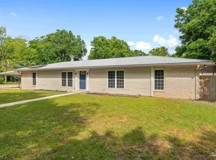 4846 Lynn Dr, Pace, FL 32571