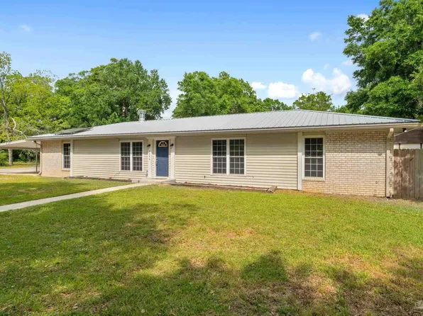 4846 Lynn Dr, Pace, FL 32571