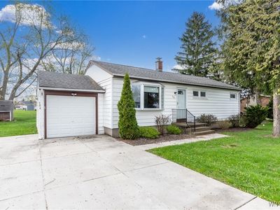 986 N Brookside Dr, Lewiston, NY, 14092