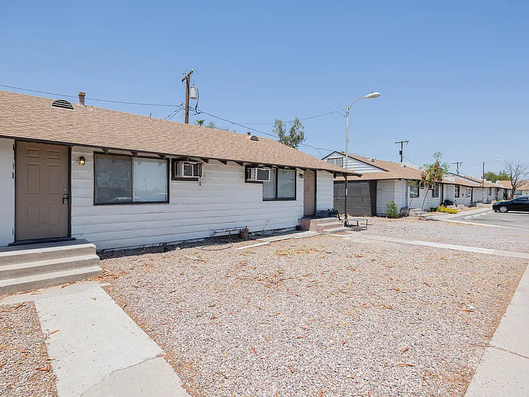 864 E Chandler Blvd, Chandler Az — Photo 3