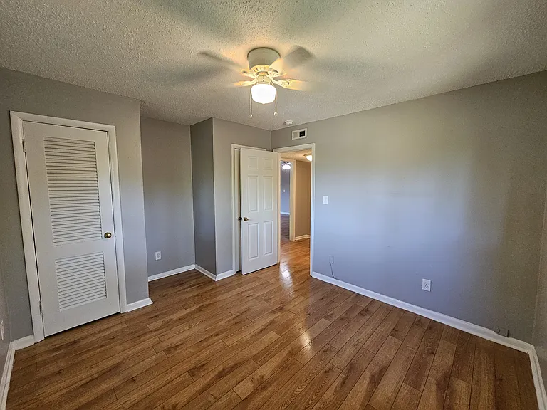 1801 Sunset Ter #C — Photo 17