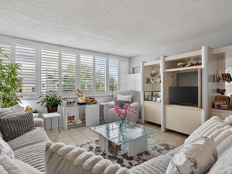 1st image of 1170 N Federal Highway #305