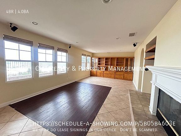 3rd image of 2541 Hillcrest St
