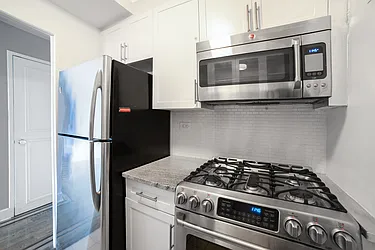 Rented by R New York