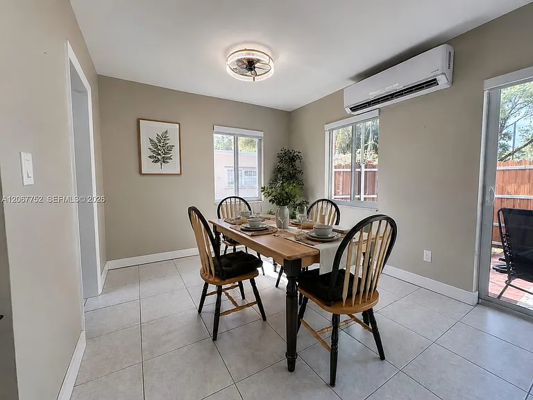31 SW 8th St #1 — Photo 13