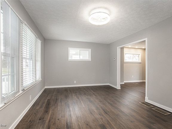 5th image of 1935 Hamilton Ave