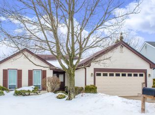 900 Shambliss Ln, Buffalo Grove, IL