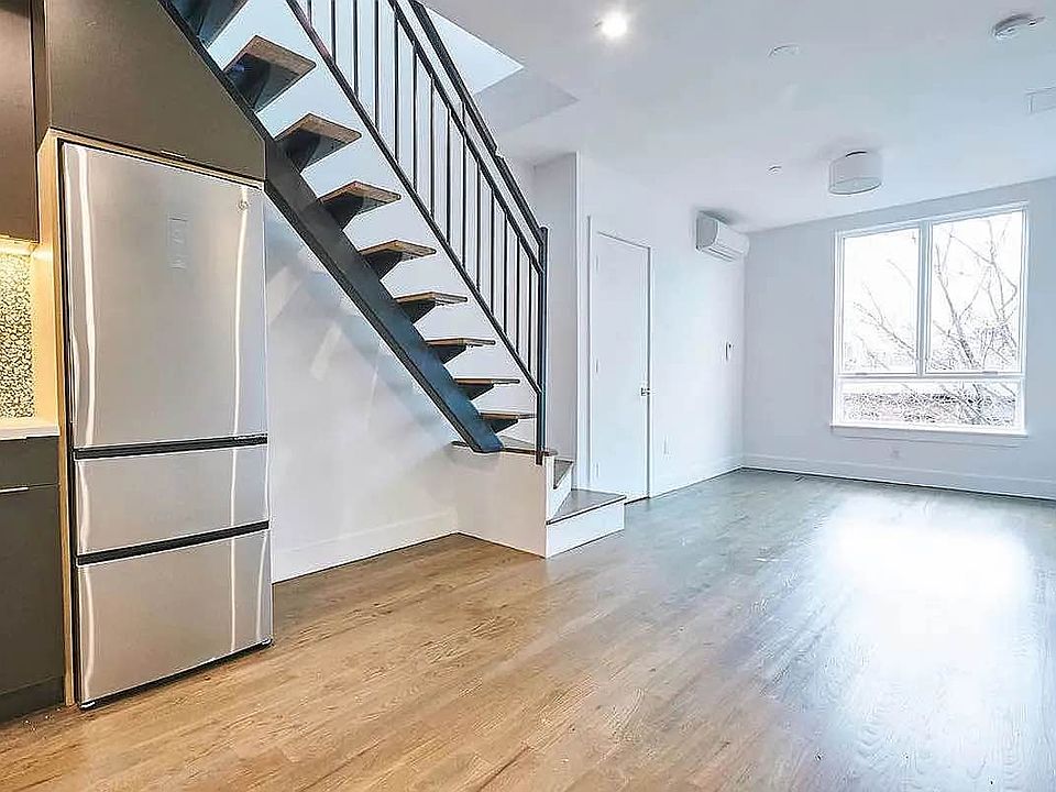 1st image of 554 Gates Ave #4C