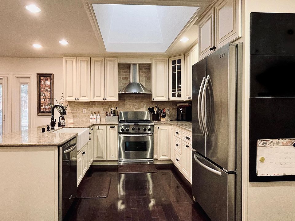 1st image of 3758 Inglewood Dr