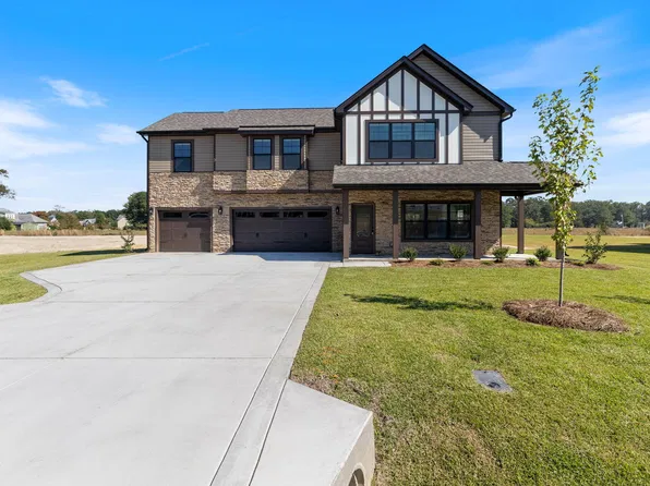 1572 Eastbay Dr, Fayetteville, NC 28312