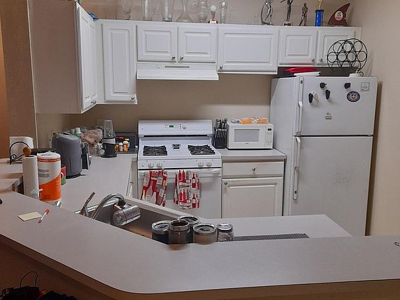 5th image of 13810 Sutton Park Dr N APT 1025
