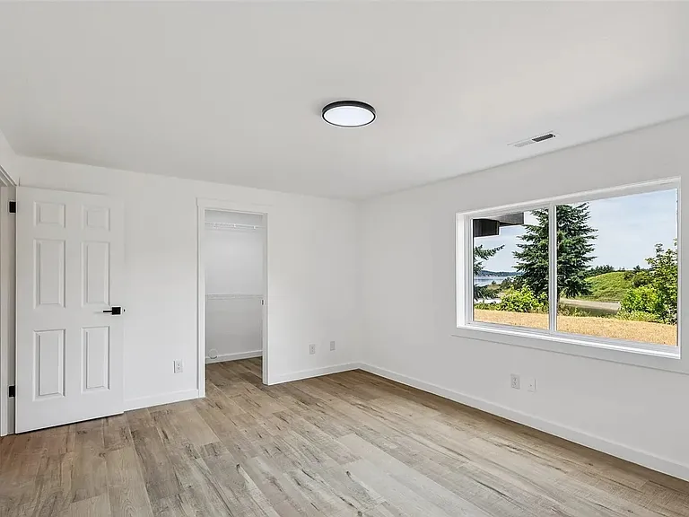 2805 Chambers Bay Dr — Photo 11