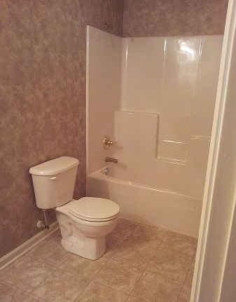 5th image of 3693 Wyandotte Ave