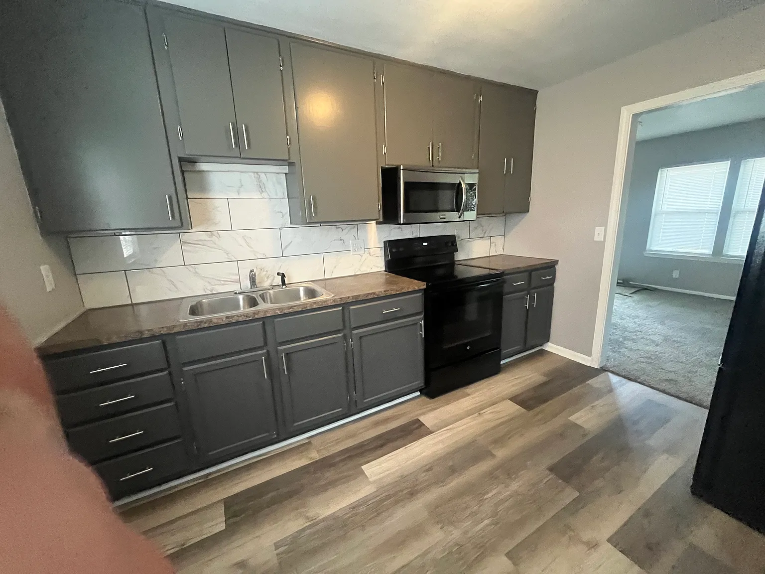 2 bed, 720 sqft, $925 — Photo 2