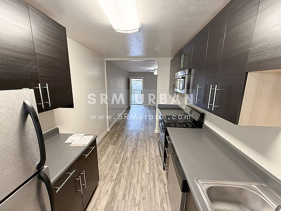 4th image of 2544 A St #9