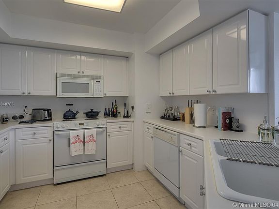 4th image of 1800 Sunset Harbor Dr APT 2008