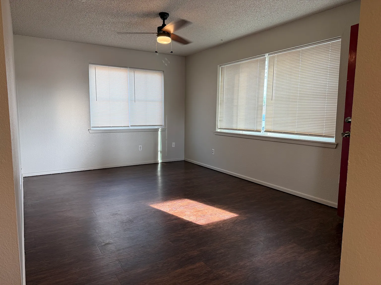 3 bed, 1027 sqft, $1,400 — Photo 4