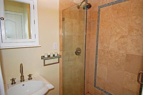4th image of 3720 Sacramento St