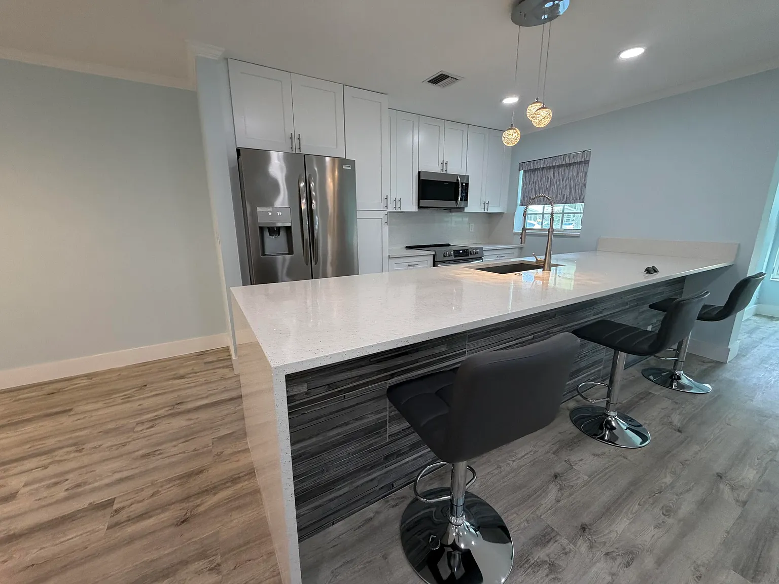 1 bed, 1.5 bath, 1068 sqft, $2,000 — Photo 3