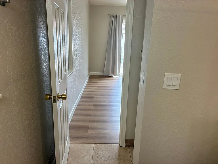 13927 Woodland Dr — Photo 21