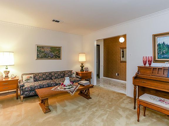 5th image of 3522 Rolling Green Ln