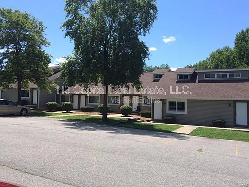 80 Village Ct Photo 1