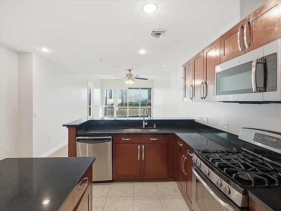4th image of 4575 Dean Martin Dr Unit 911