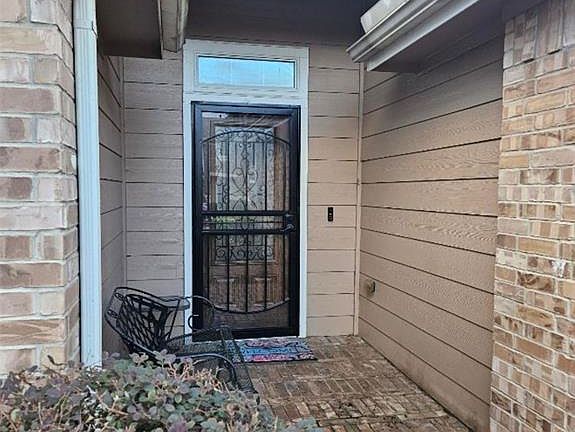 2nd image of 10438 Lauren Creek Dr