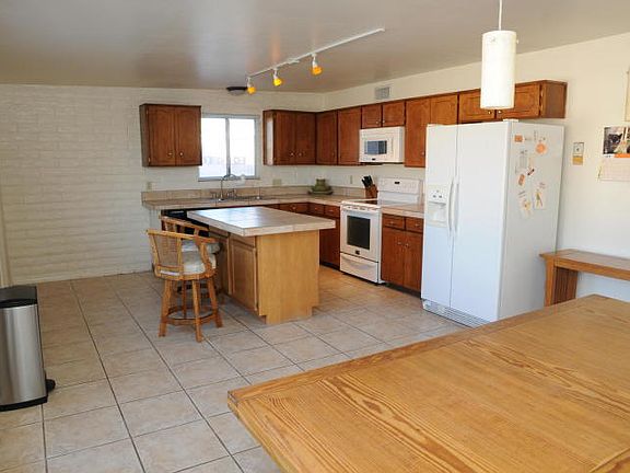 4th image of 8601 E Rosewood St