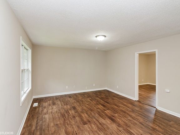 2nd image of 119 Eastview Dr