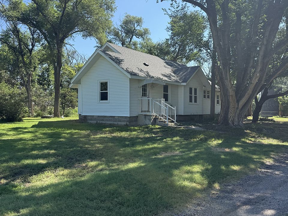 1st image of 8908 NE East Lake Rd