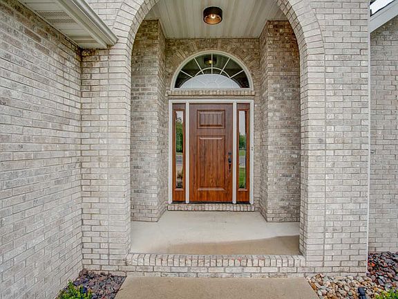 4th image of 9 Saline Dr