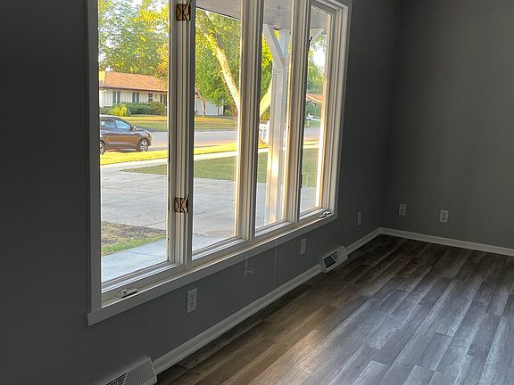 5th image of 4025 Skyview Dr