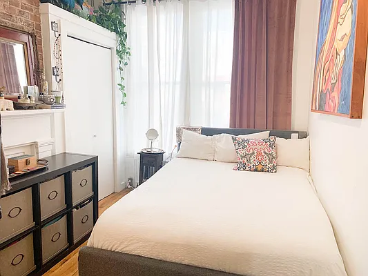 Rented by Ulas Real Estates Inc | media 36