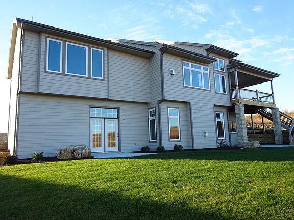 2nd image of 3005 Fieldhouse Cir