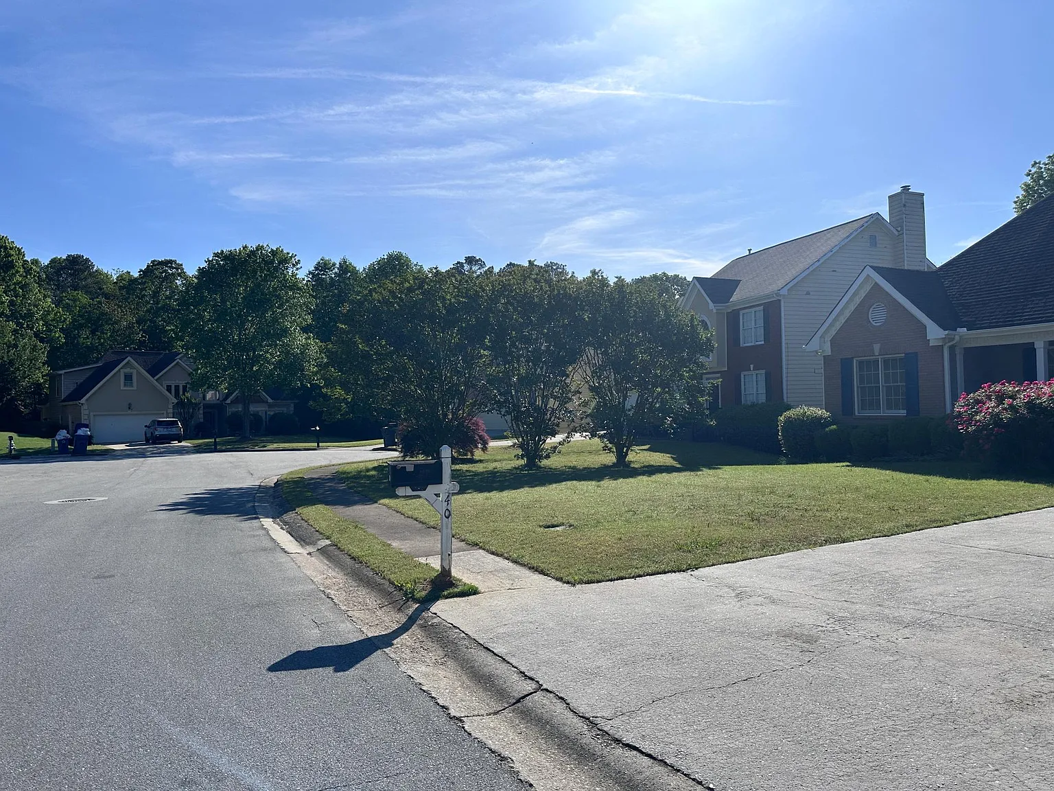 6 bed, 3892 sqft, $2,999 — Photo 4