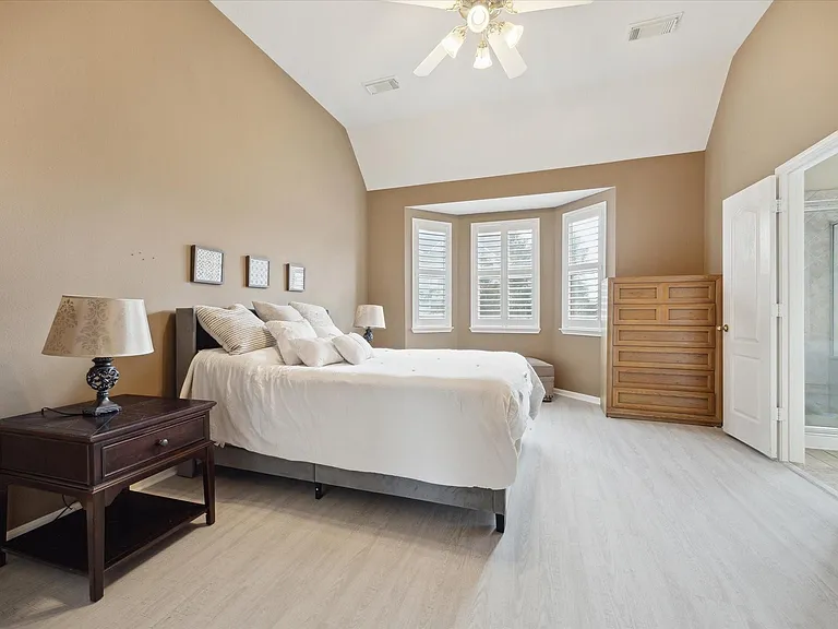 11215 Royce Palms Dr — Photo 13