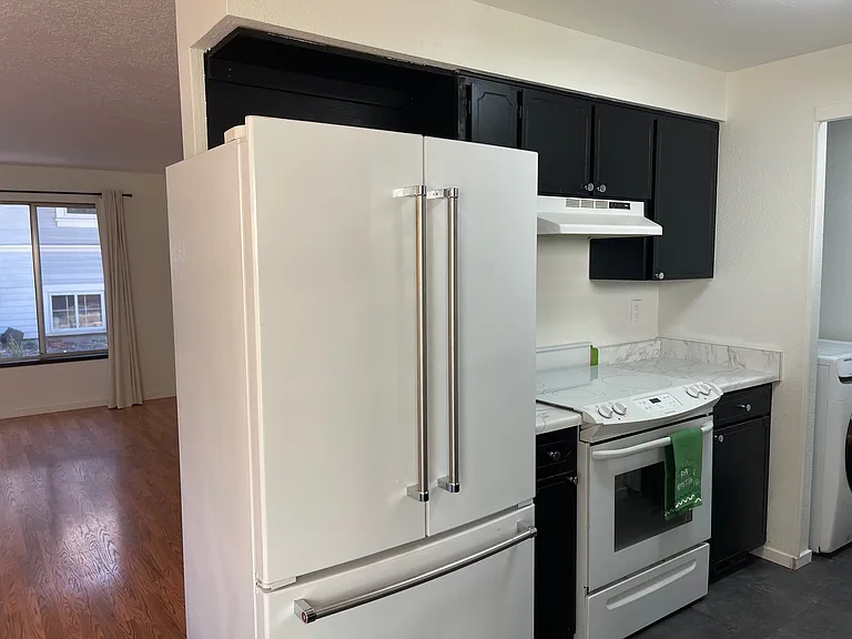 SE 27th Ave — Photo 9