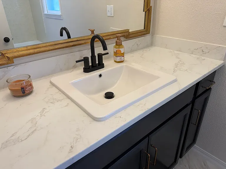1038 E Walnut St — Photo 14